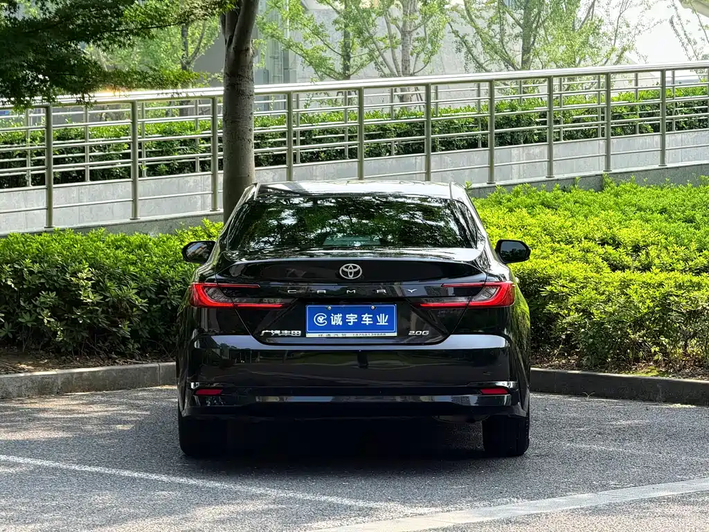 Toyota Camry 2024 — фото 15