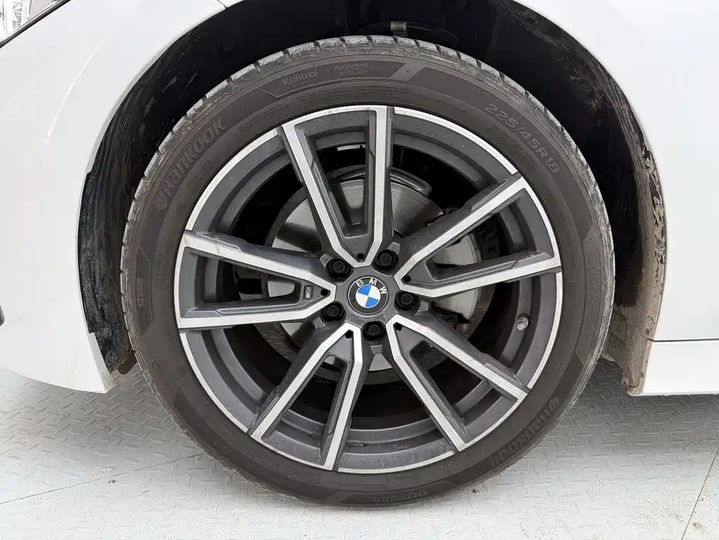 BMW 3 Series 2023 — фото 15