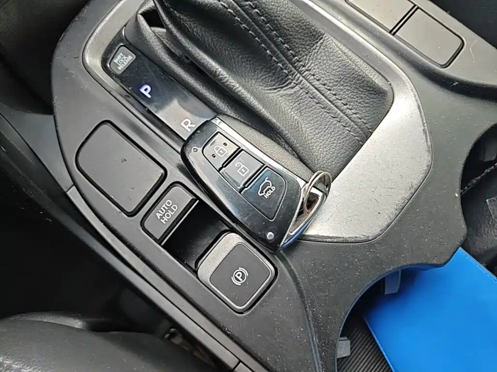 Hyundai Santa Fe 2015 — фото 9