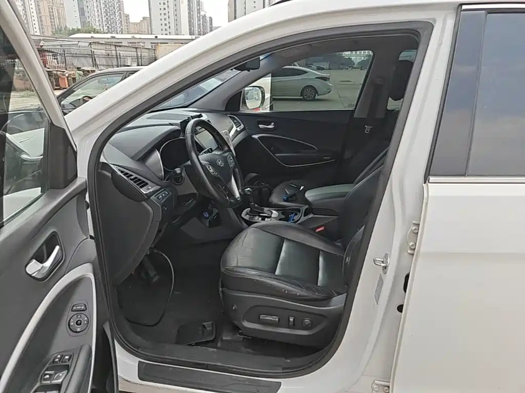 Hyundai Santa Fe 2015 — фото 16
