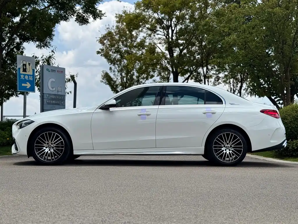 Mercedes-Benz C-Class 2022 — фото 10