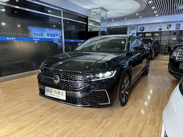 Volkswagen Passat 2023
