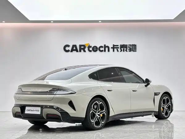 Xiaomi SU7 2024