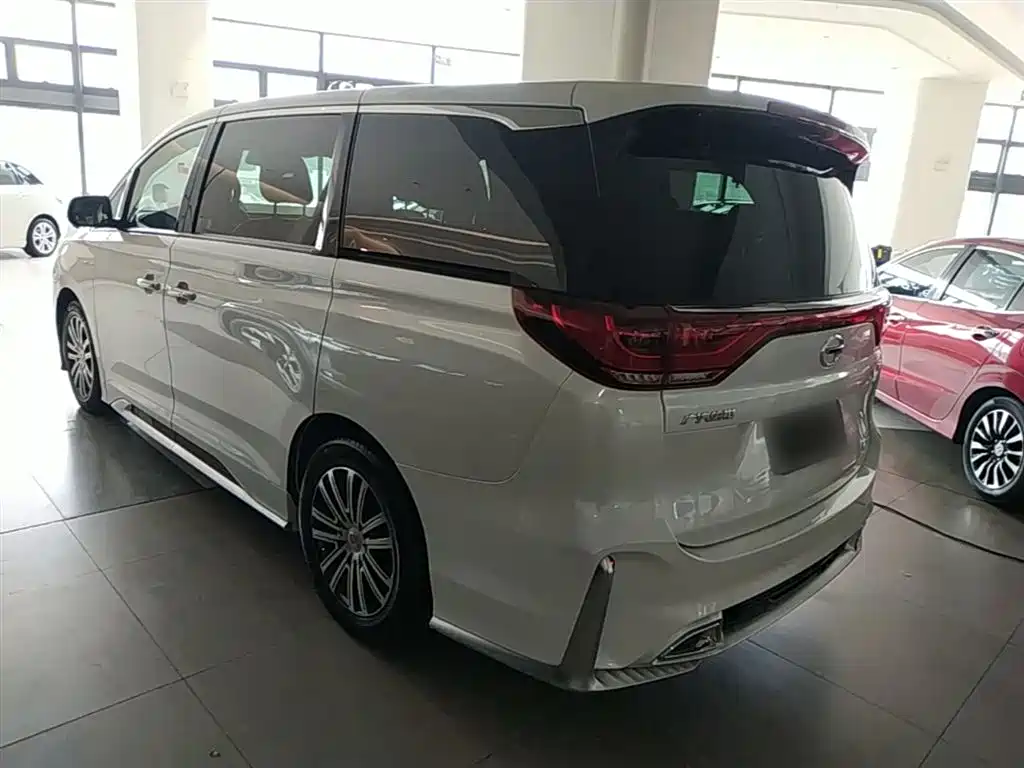 GAC Motor Trumpchi M8 2022 — фото 5