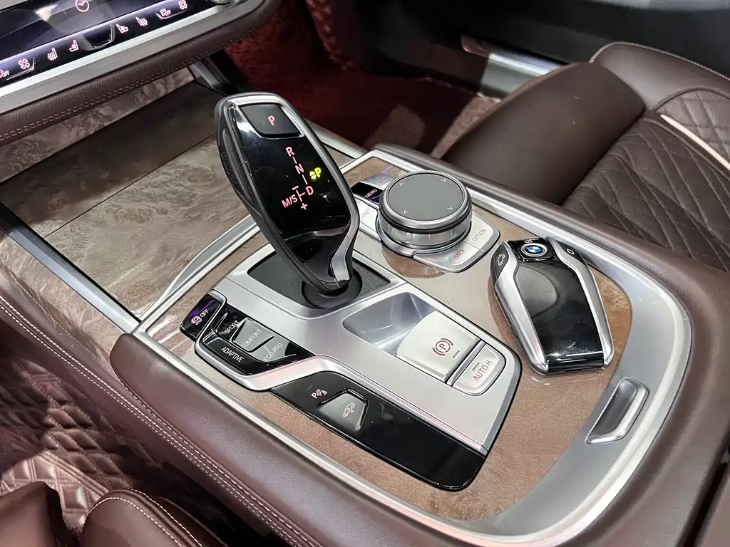 BMW 7 Series 2020 — фото 14