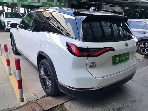 NIO ES8 2022