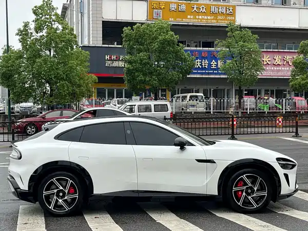 Xiaomi YU7 2025