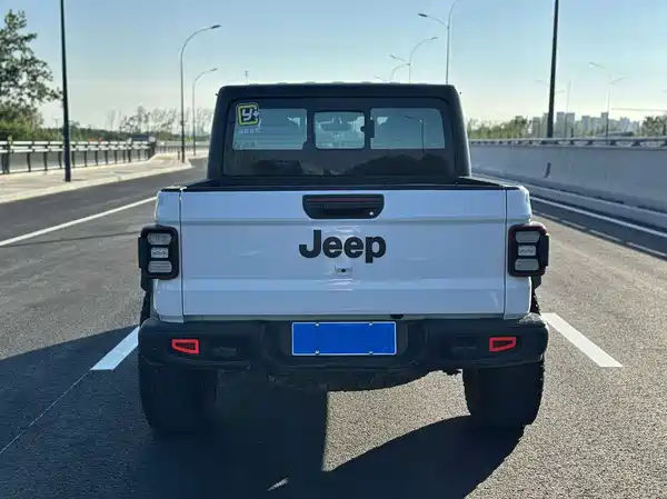 Jeep Gladiator 2023