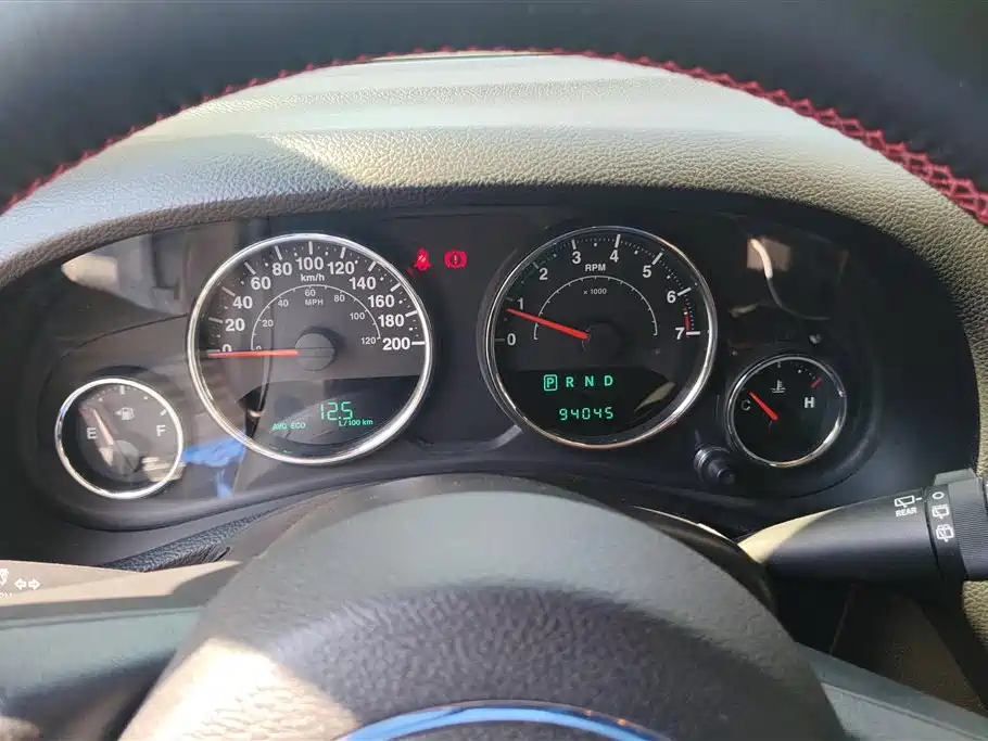 Jeep Wrangler 2014 — фото 14