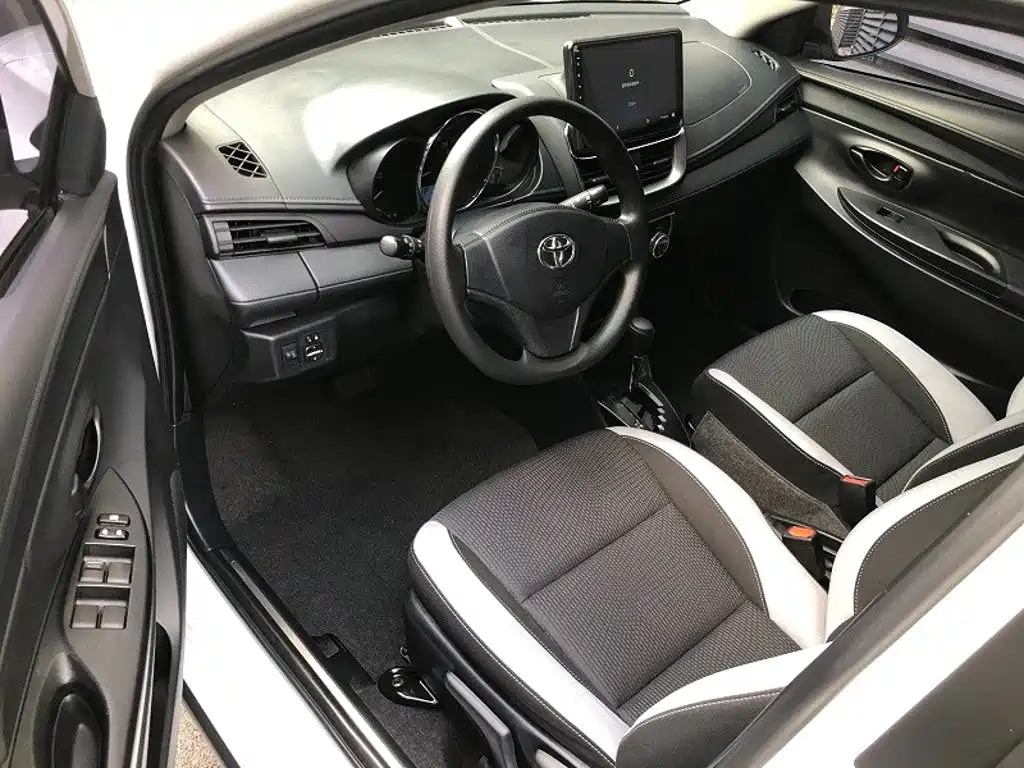Toyota Yaris L 2020