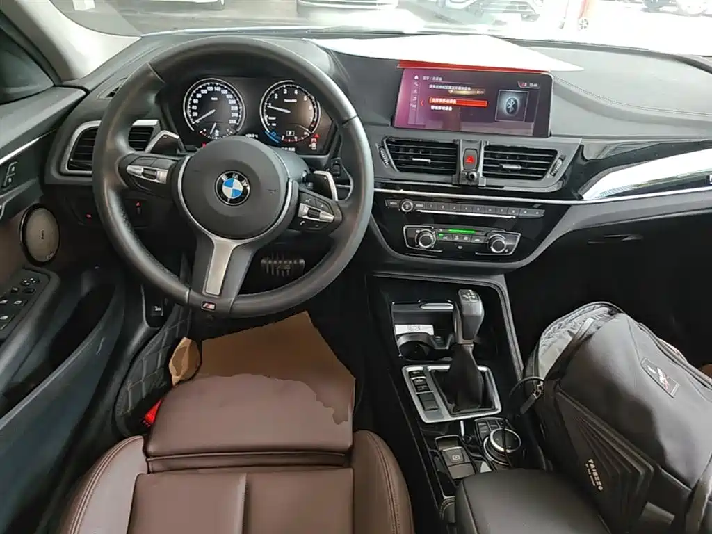 BMW 1 Series 2019 — фото 10