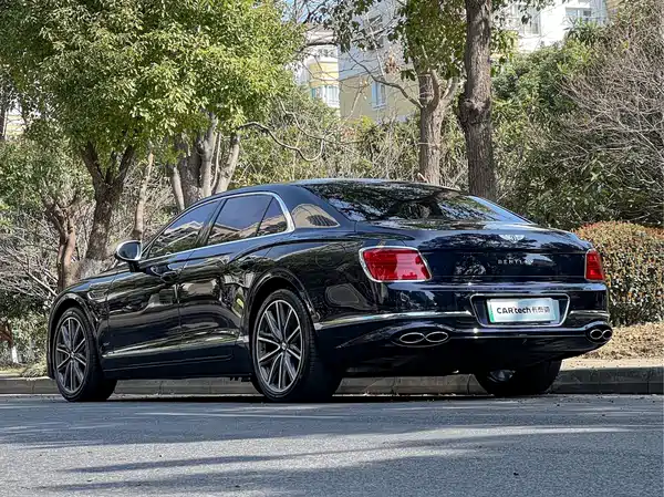 Bentley Flying Spur Plug-In Hybrid 2022