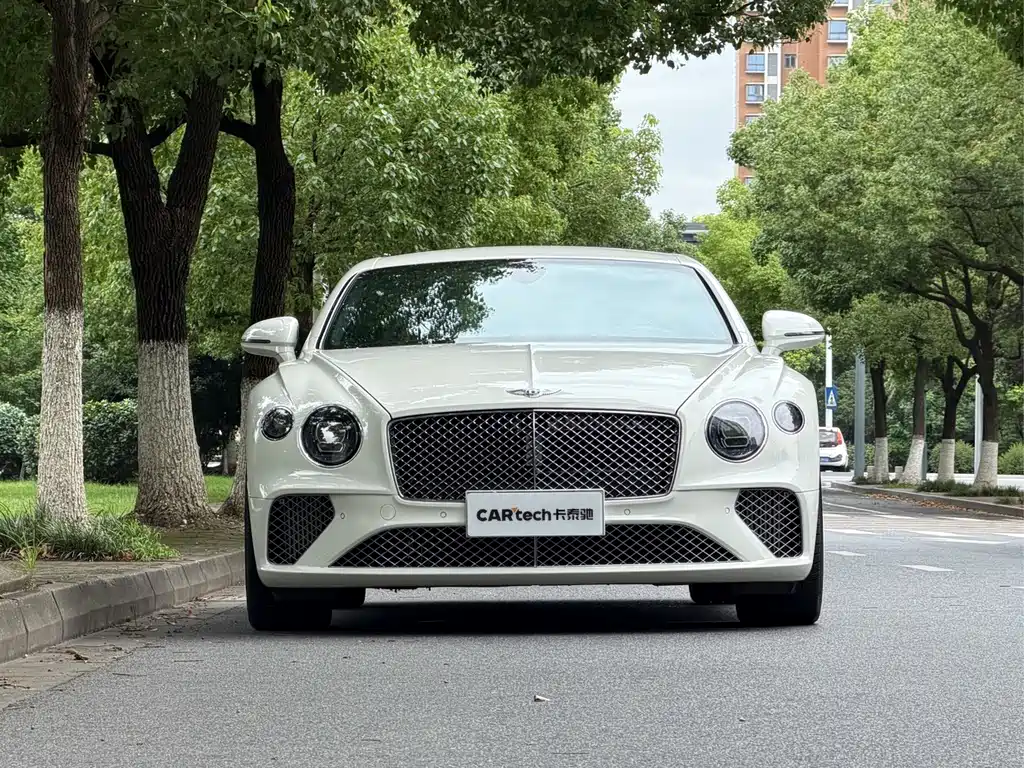 Bentley Continental 2021 — фото 2