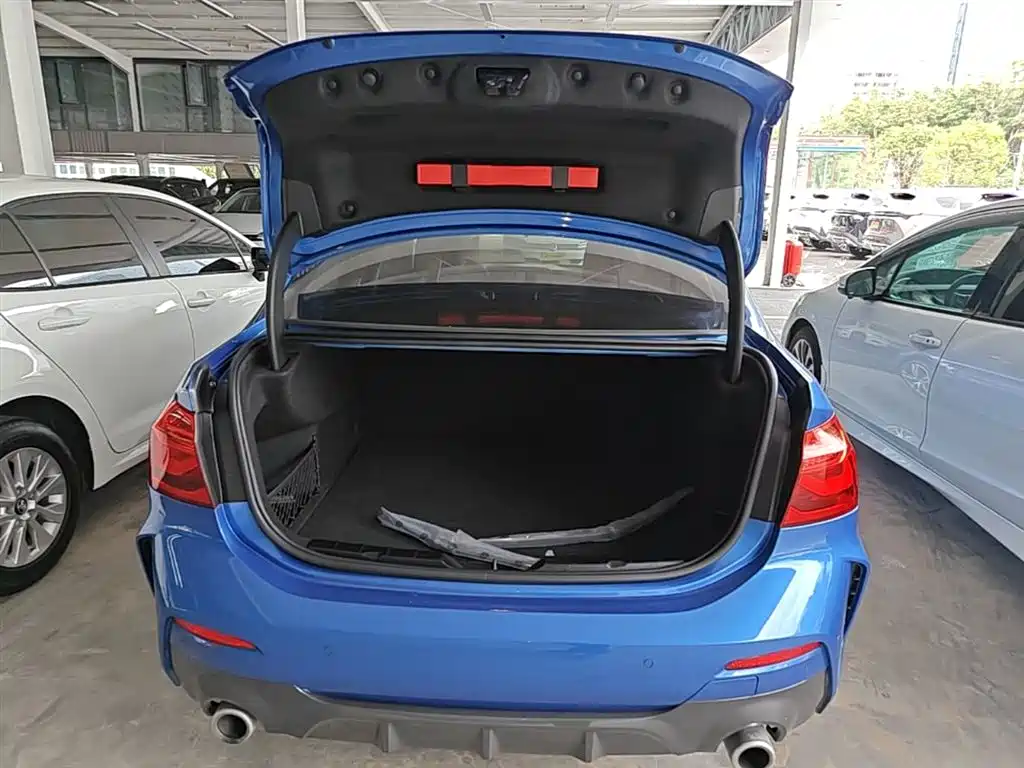 BMW 1 Series 2019 — фото 19