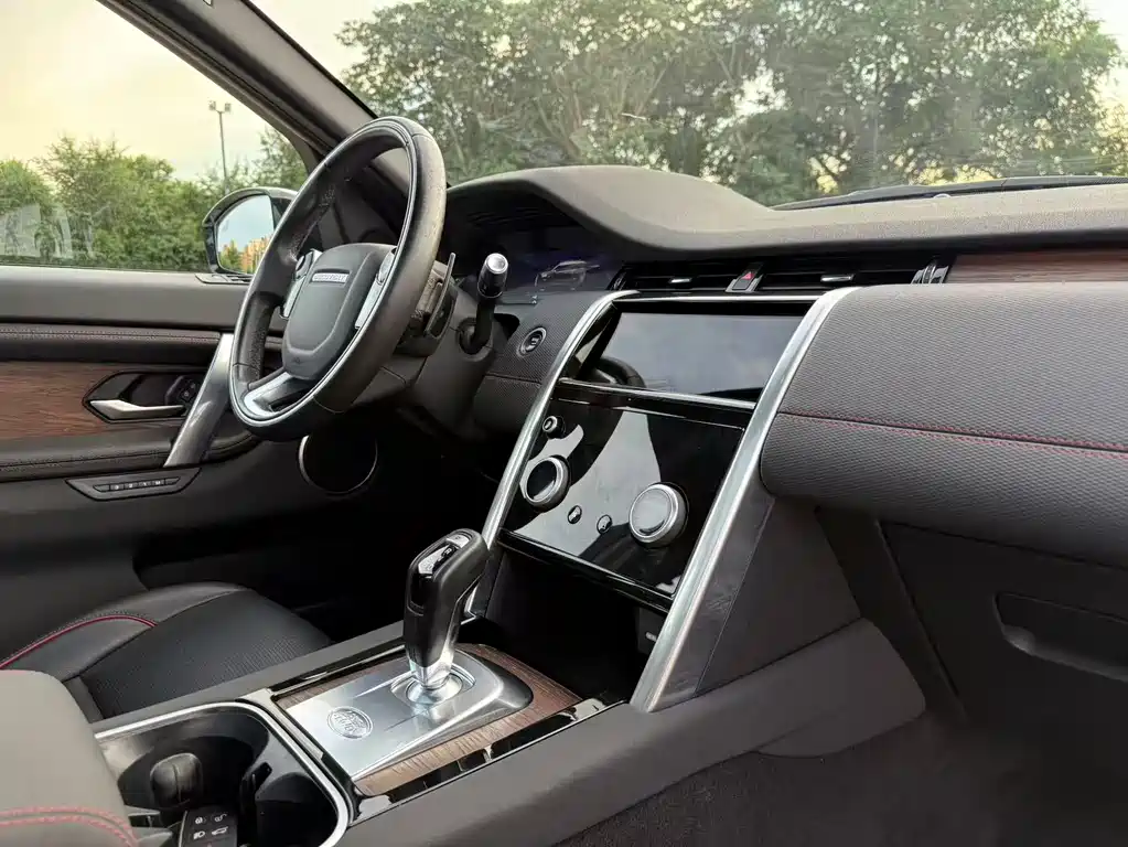 Land Rover Discovery Sport Hybrid 2021 — фото 15