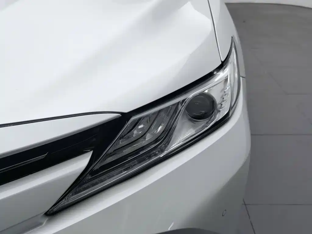 Toyota Camry 2020 — фото 7