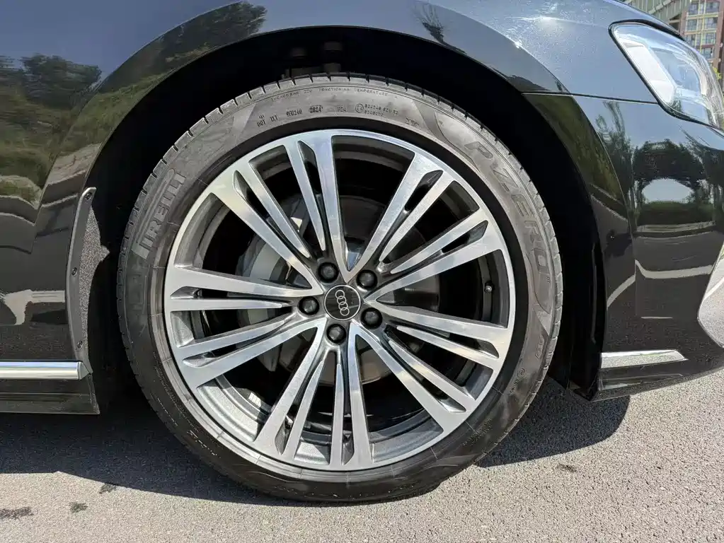 Audi A8 2025 — фото 16