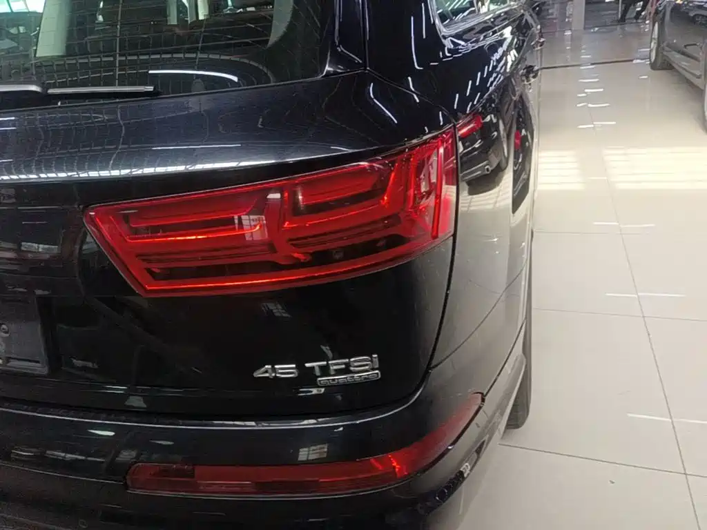 Audi Q7 2017 — фото 8