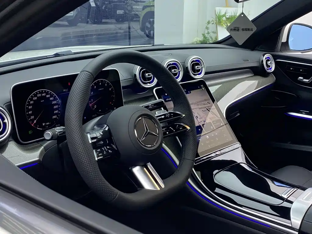 Mercedes-Benz C-Class 2025 — фото 23