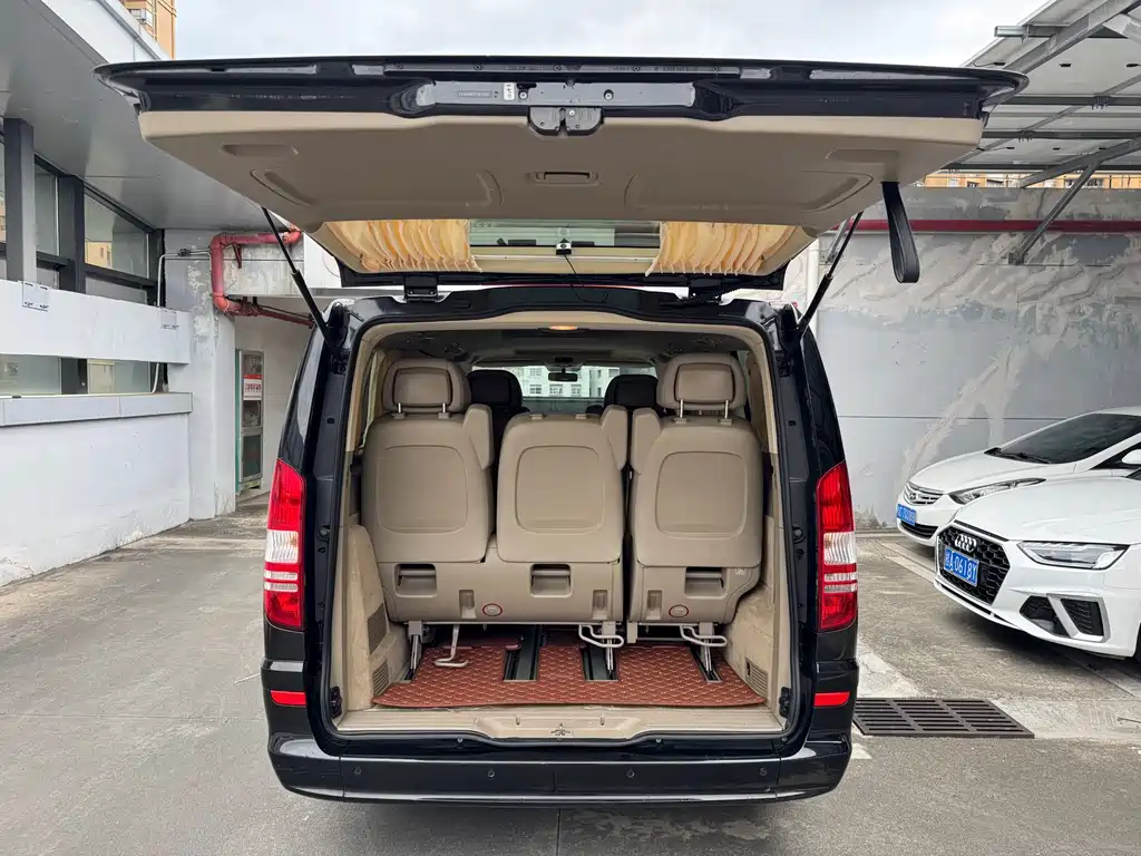 Mercedes-Benz Viano 2017 — фото 21