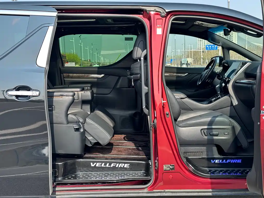 Toyota Vellfire 2022 — фото 24