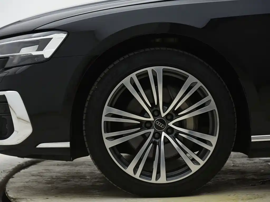 Audi A8 2025