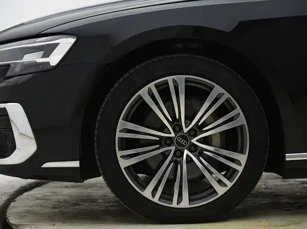 Audi A8 2025