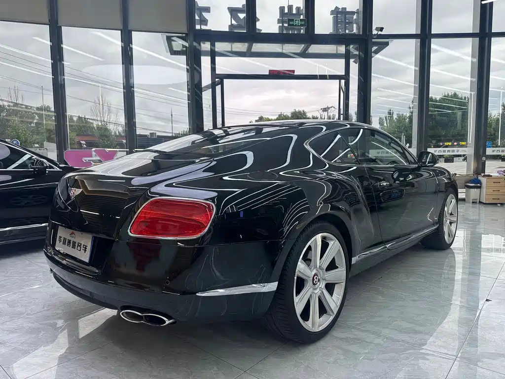 Bentley Continental 2016 — фото 16