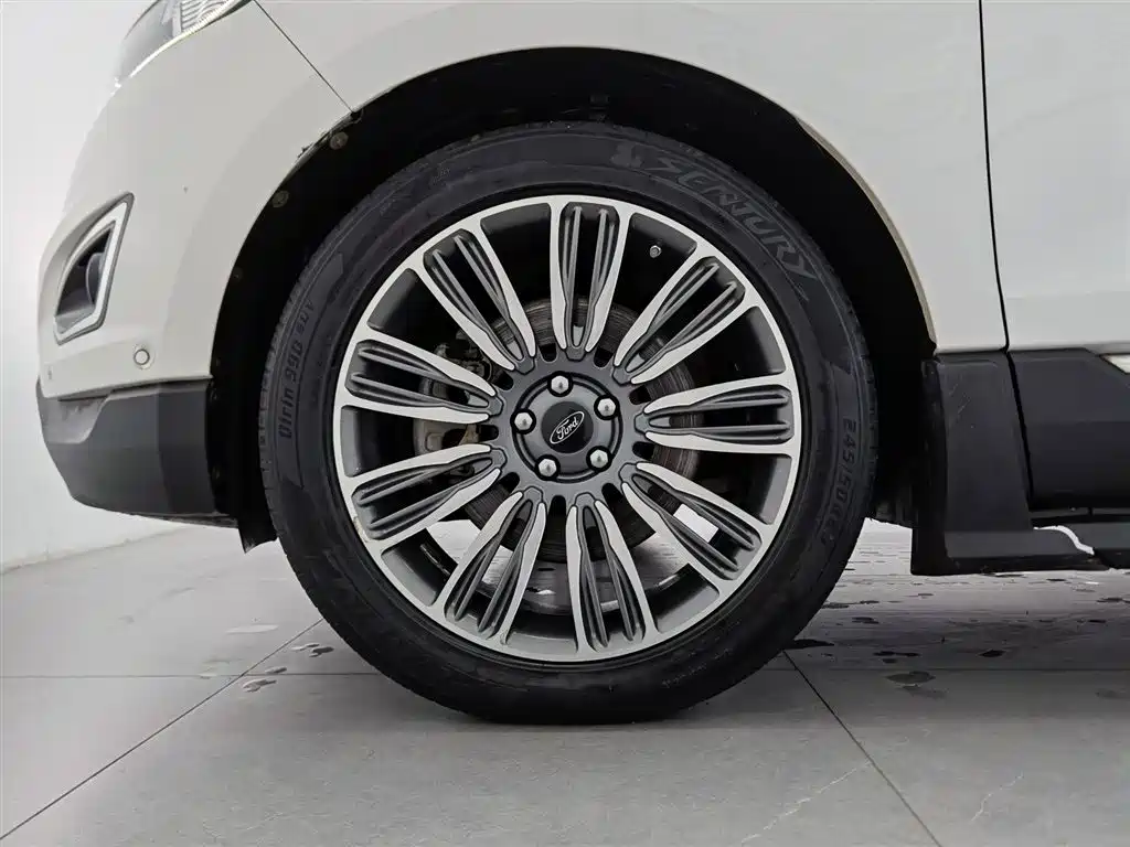Ford Edge 2016 — фото 17