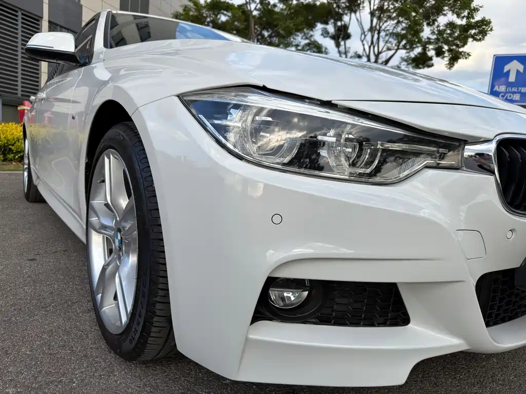 BMW 3 Series 2018 — фото 7