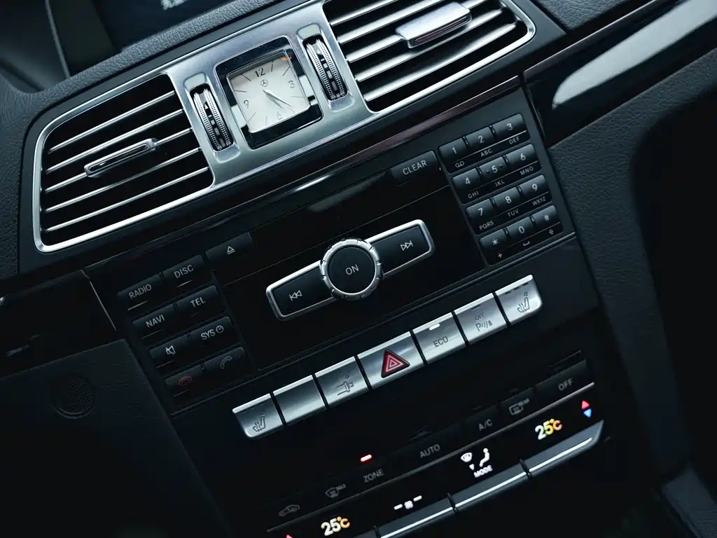 Mercedes-Benz E-Class 2014 — фото 17