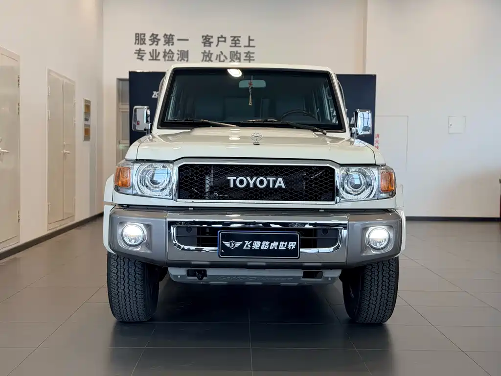 Toyota Land Cruiser 2024 — фото 2