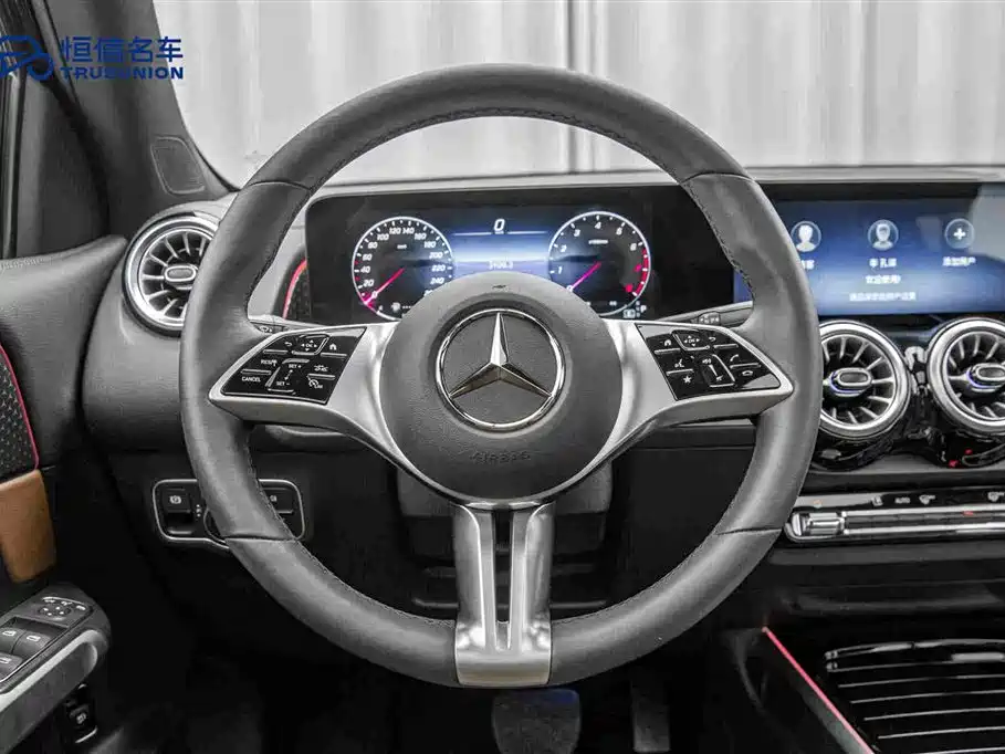 Mercedes-Benz GLB 2025 — фото 17
