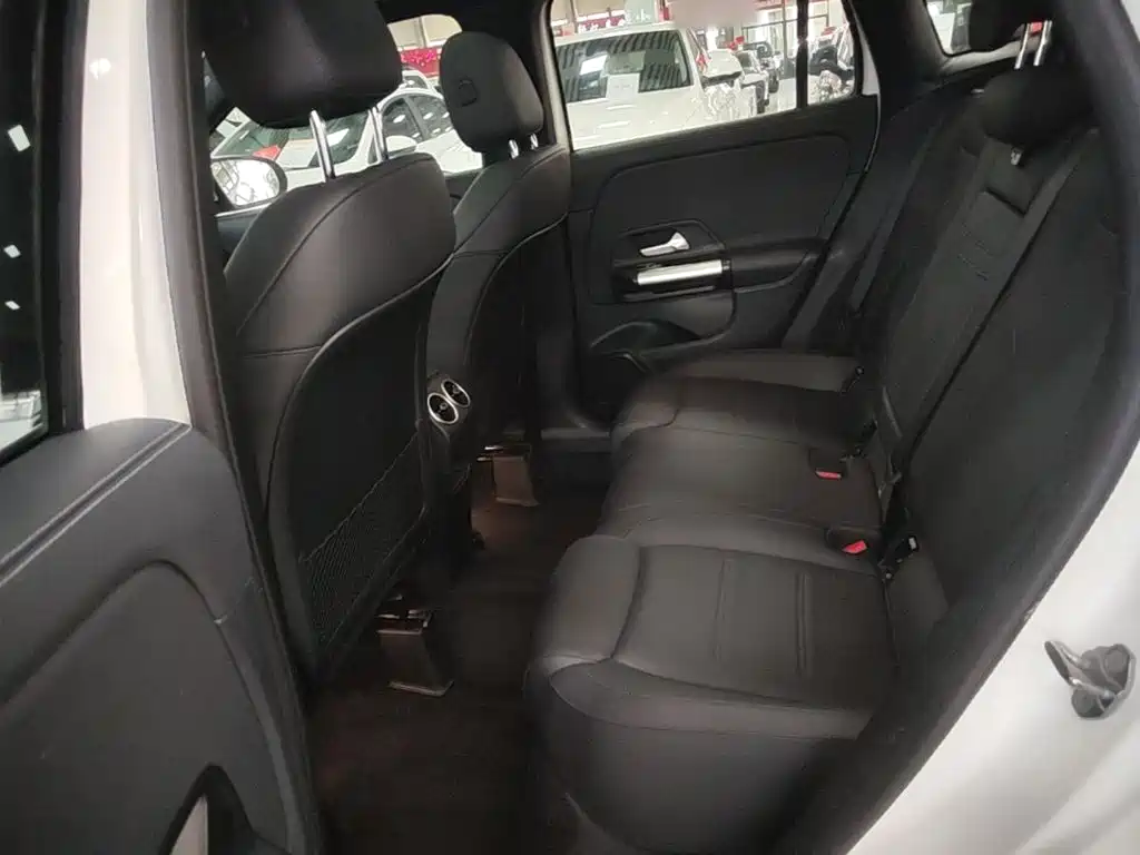 Mercedes-Benz GLA 2023 — фото 17