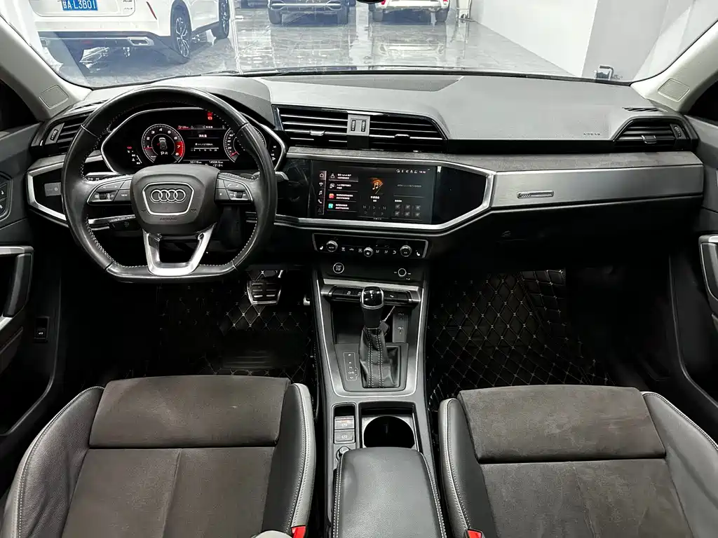 Audi Q3 2022 — фото 11