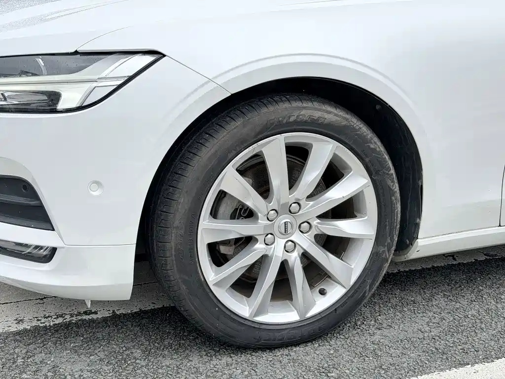 Volvo S90 2017 — фото 14