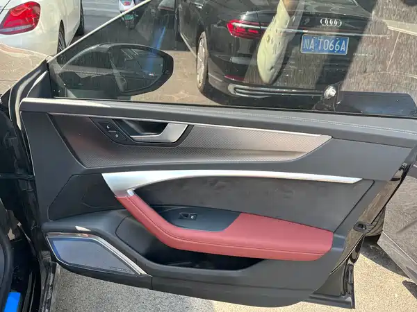 Audi A7L 2024