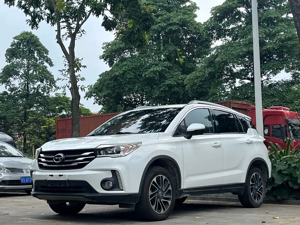 GAC Trumpchi GS4 2017 — фото 1