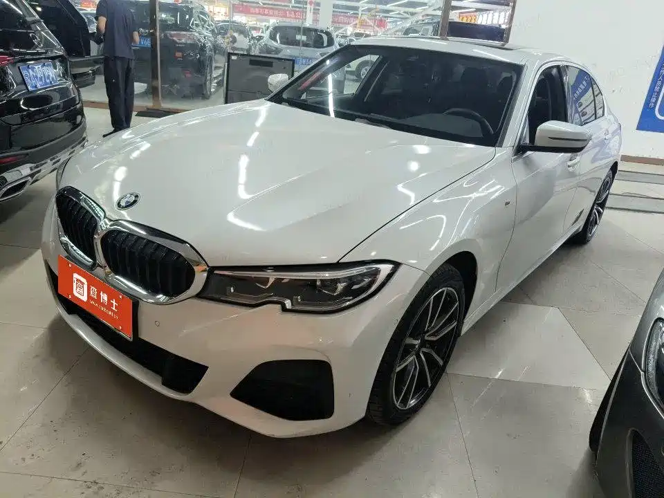 BMW 3 Series 2019 — фото 1