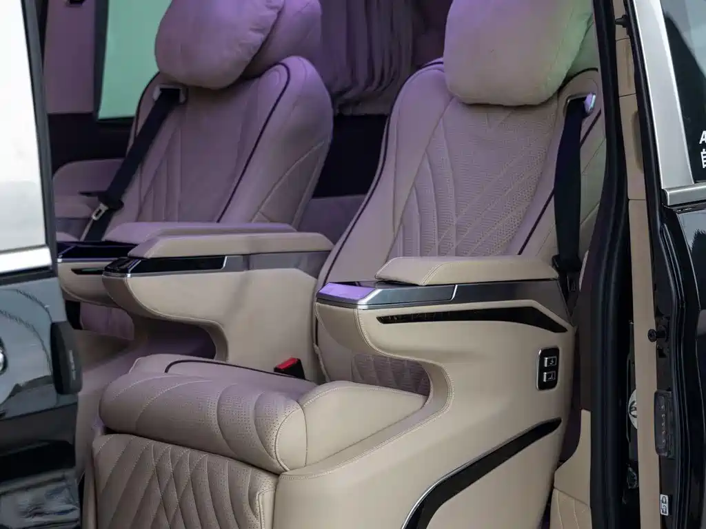 Mercedes-Benz Vito 2023 — фото 11