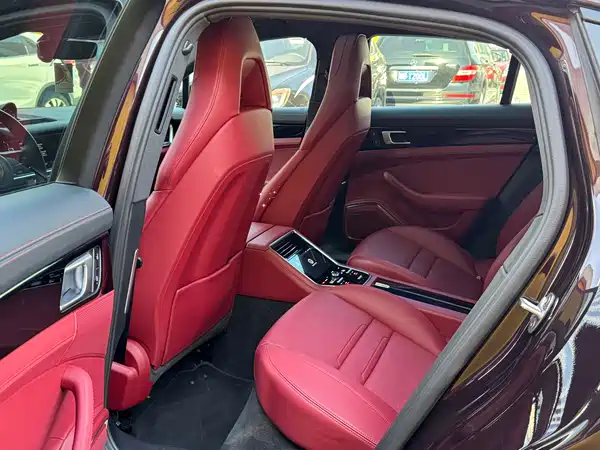 Porsche Panamera 2022
