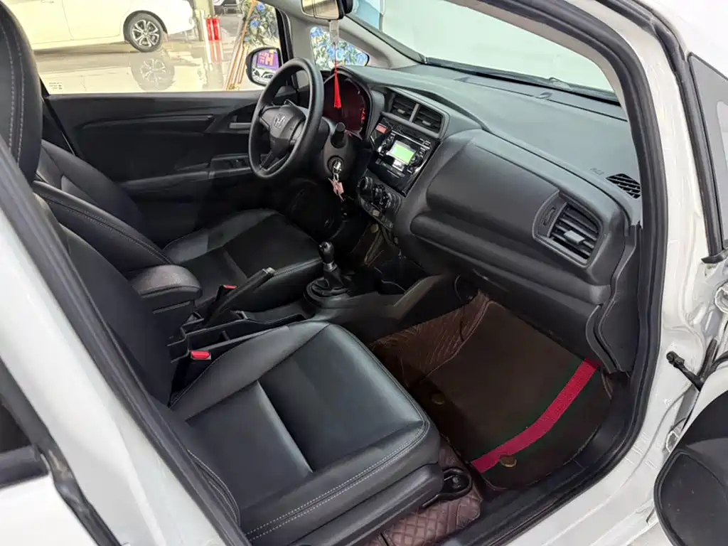 Honda Fit 2018 — фото 2