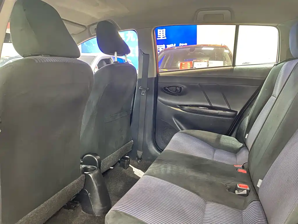 Toyota Yaris L 2014