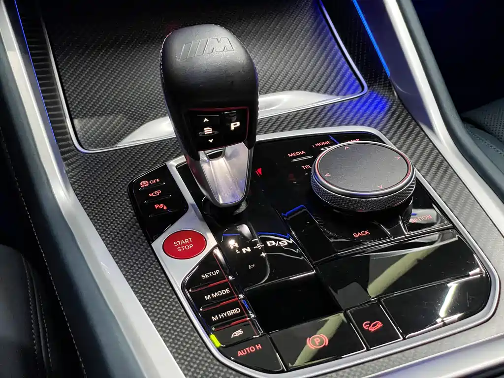 BMW XM 2024 — фото 15
