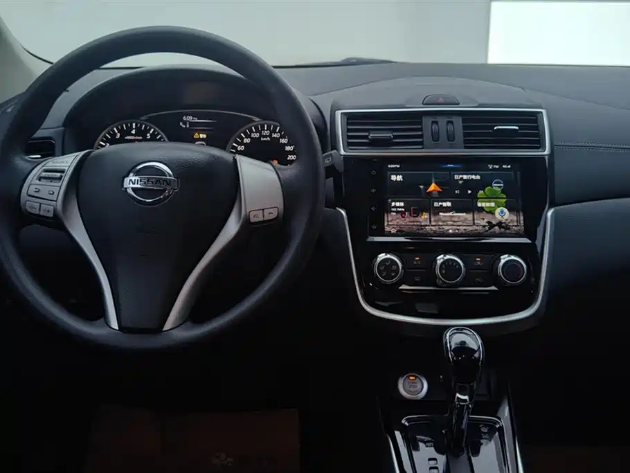Nissan Tiida 2019 — фото 12