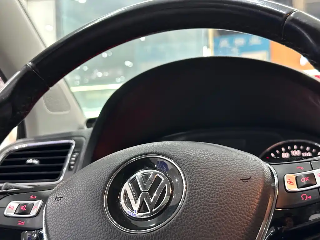 Volkswagen Polo 2017 — фото 17