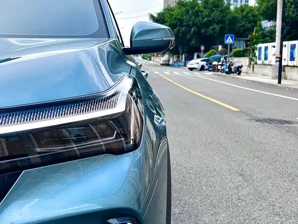 Geely Boyue L 2025