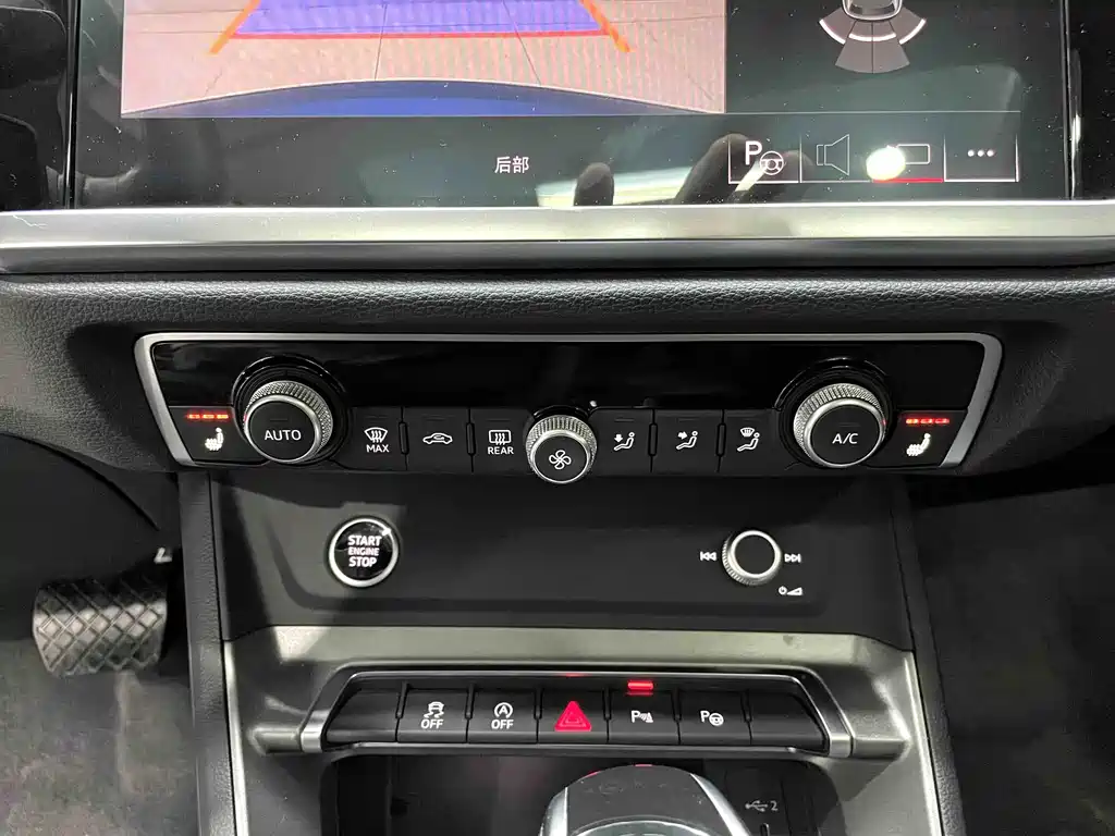 Audi Q3 2023 — фото 11