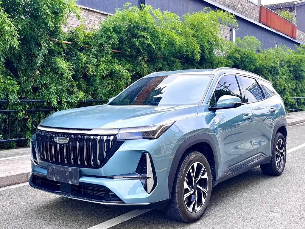 Geely Boyue L 2025 — фото 1