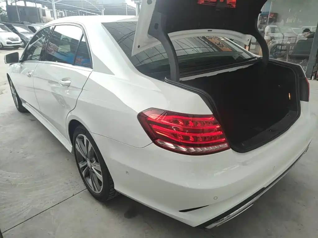 Mercedes-Benz E-Class 2015